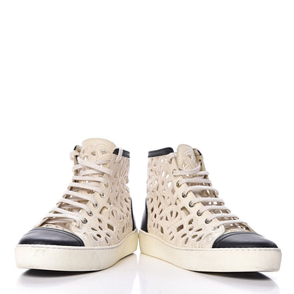 Chanel Grained Goatskin Hollow Out Flower Sneakers 39.5 White Black 6 of 14