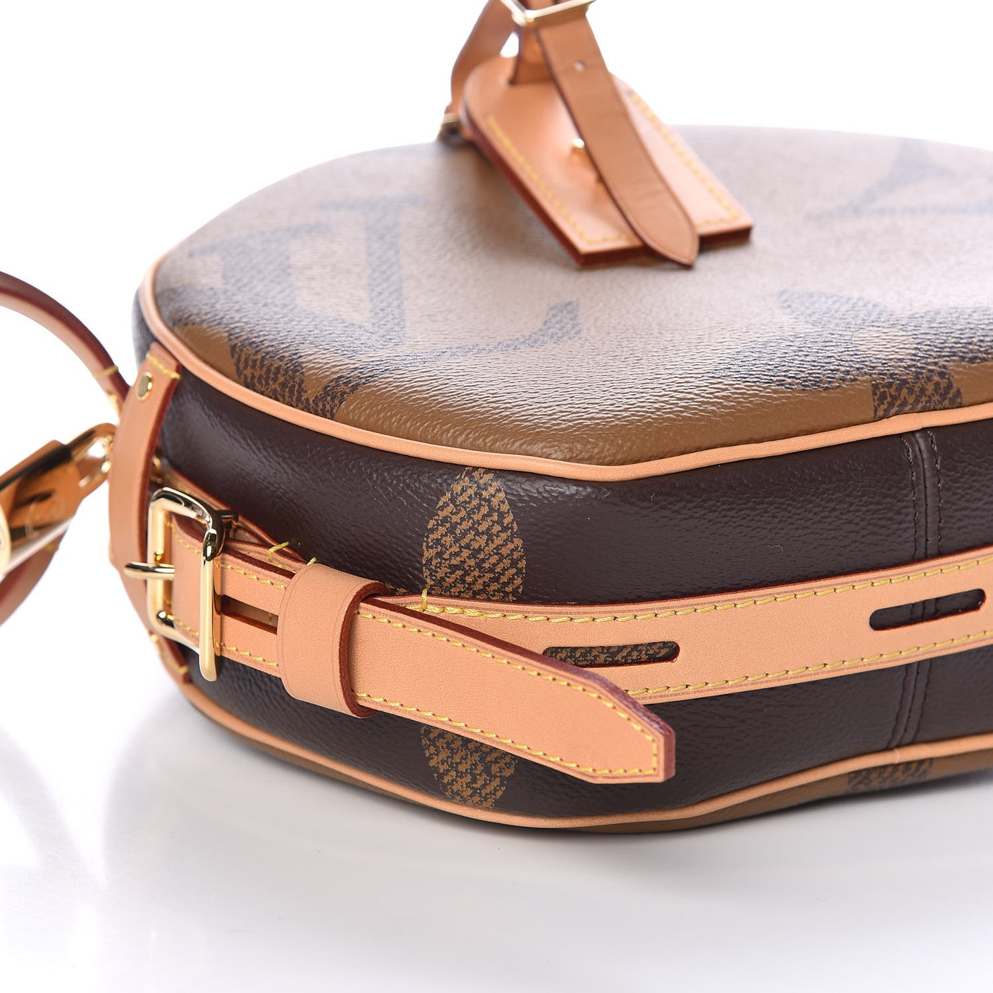 Reverse Monogram Giant Boite Chapeau Souple