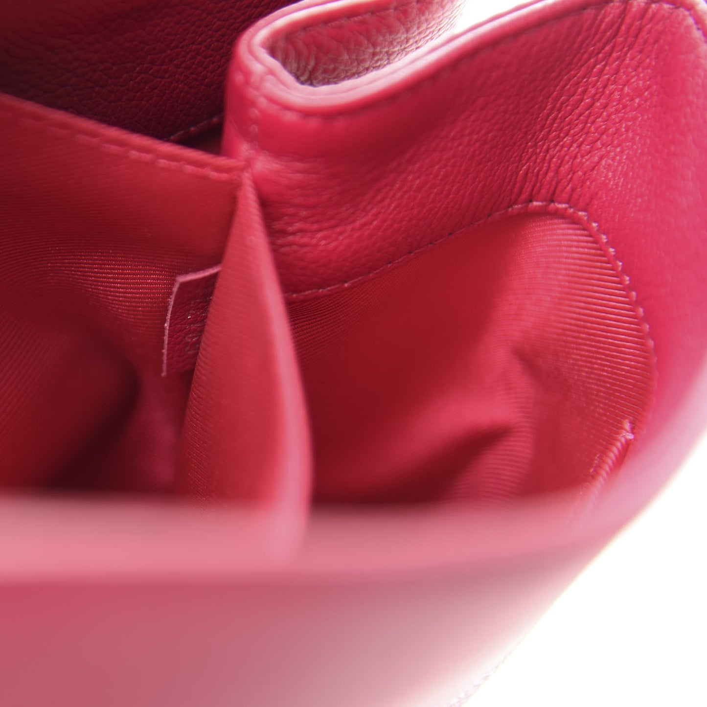 Soft Calfskin Lockme II Top Handle Dahlia