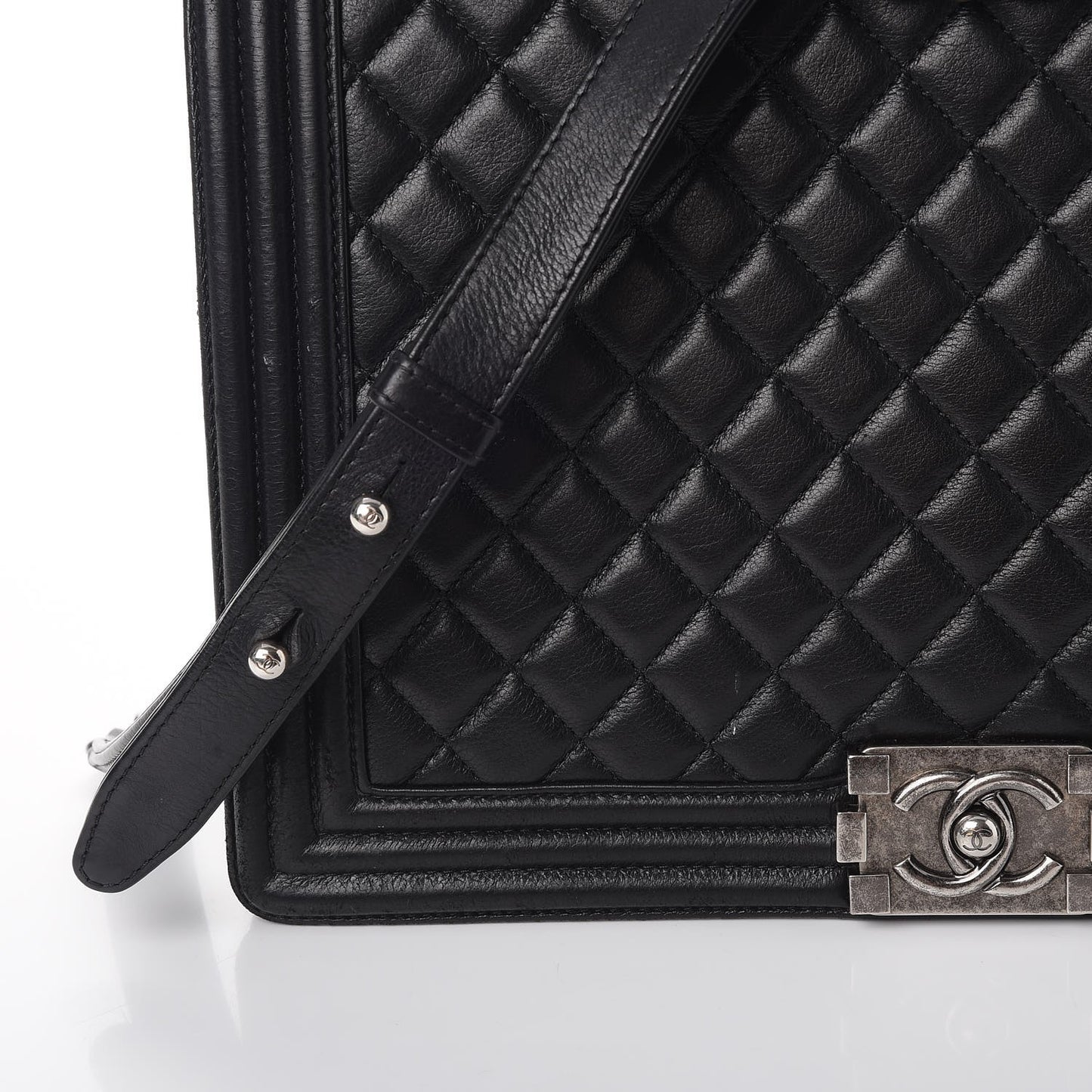 Calfskin Quilted Large Boy Flap Black