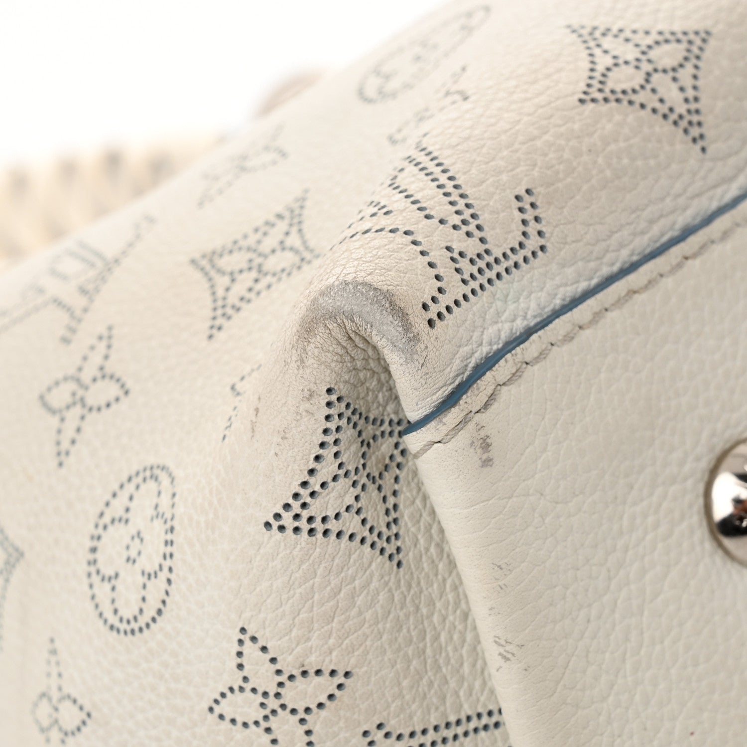 Louis Vuitton Mahina Carmel Hobo Snow 10 of 14
