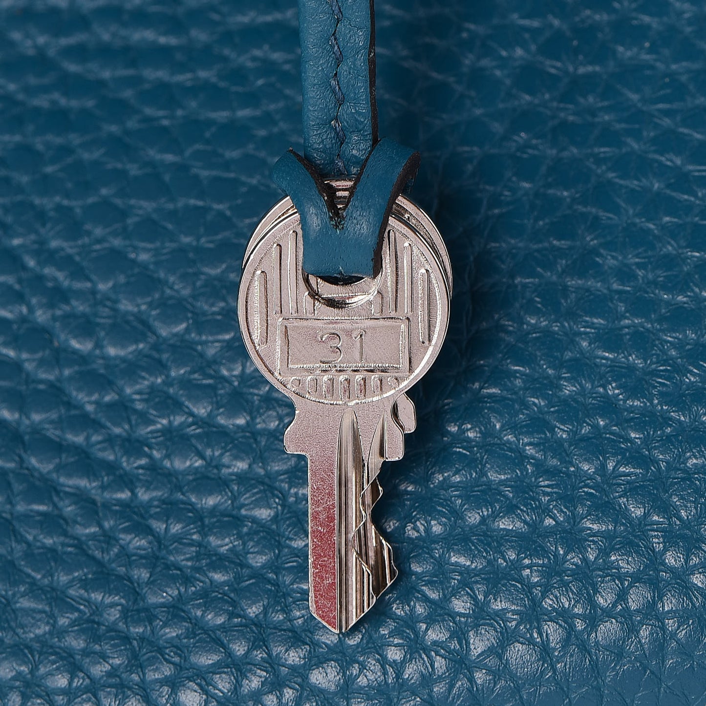 Taurillon Clemence Birkin 30 Bleu Izmir