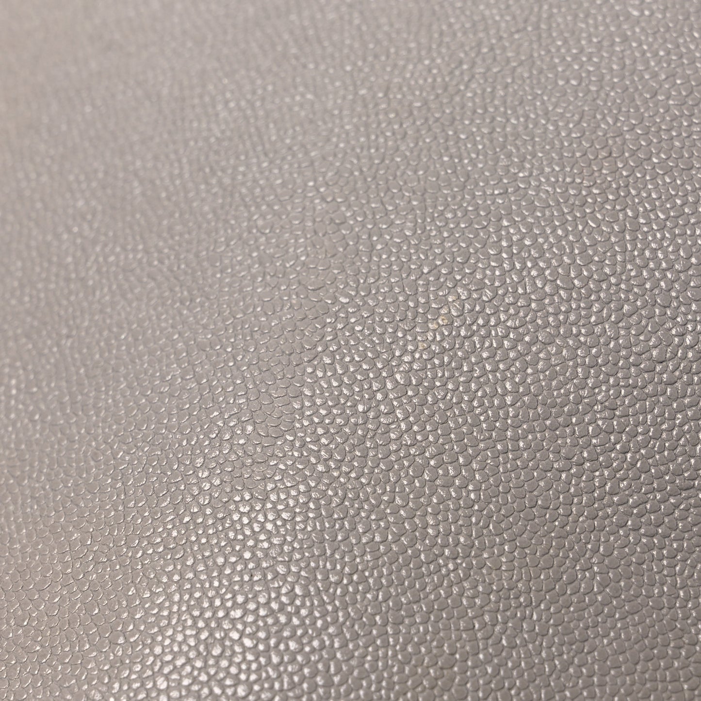Caviar Quilted Medium Boy Flap Light Grey