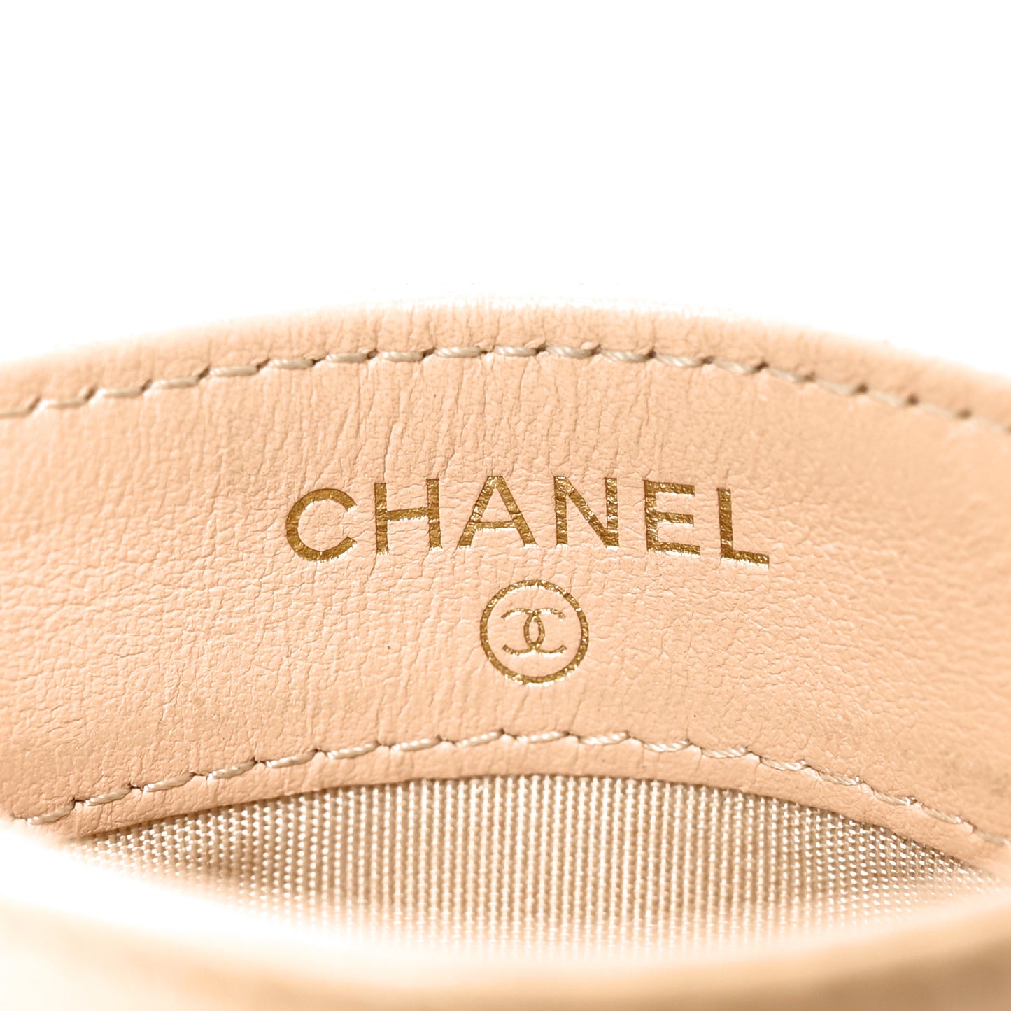 Lambskin Quilted Chanel 19 Card Holder Light Beige