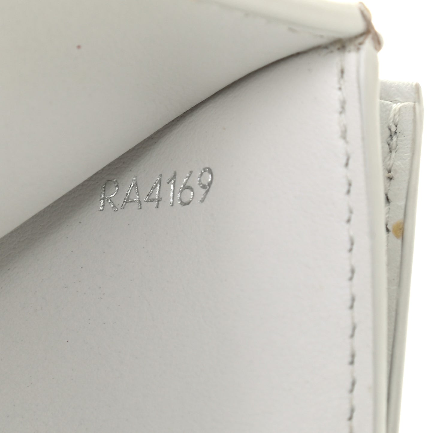 Taurillon Capucines XS Wallet White