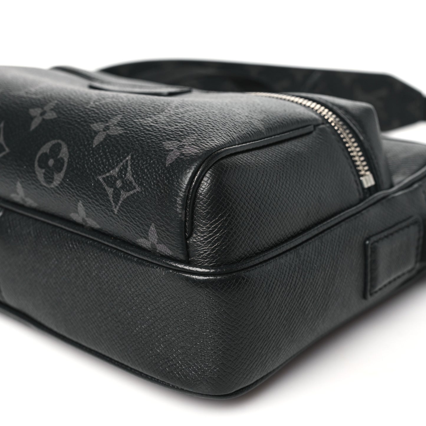 Taiga Monogram Eclipse Outdoor Messenger Black