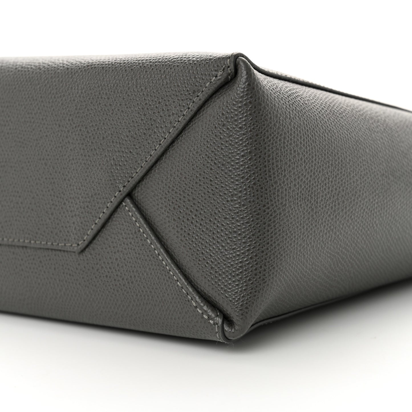 Grained Calfskin Small Vertical Cabas Grey