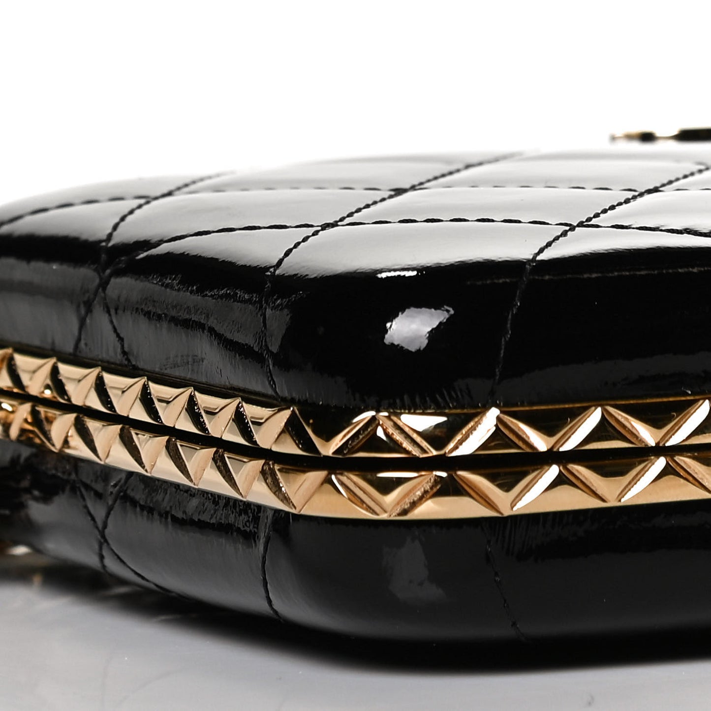 Glazed Goatskin Quilted Box With Chain Black