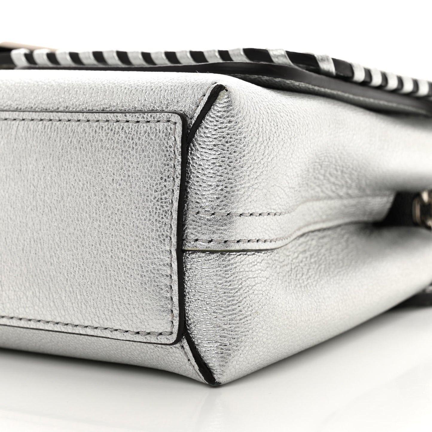 Cuir Plume Ecume Very Chain Bag Argent
