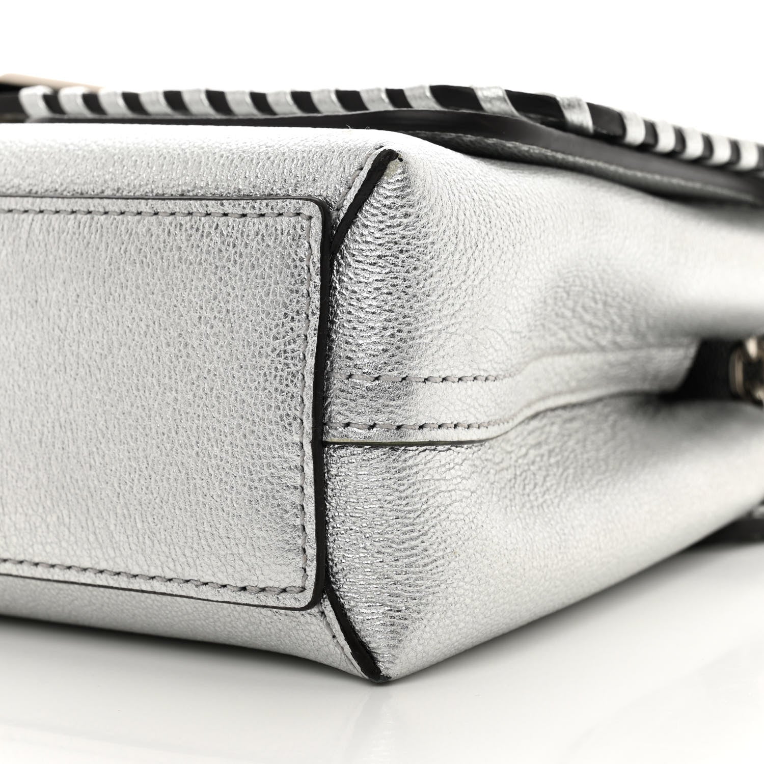 Louis Vuitton Cuir Plume Ecume Very Chain Bag Argent 10 of 10