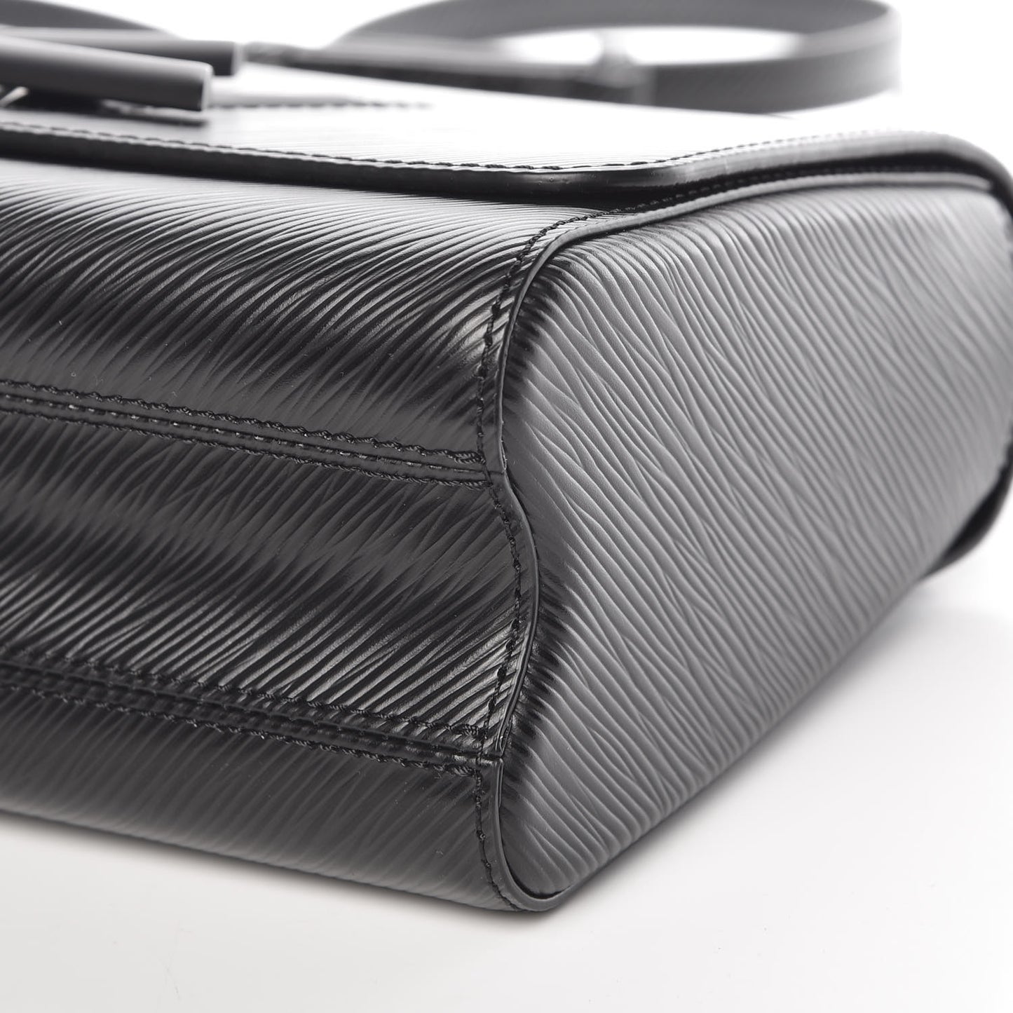 Epi Twist Shoulder Bag MM Matte Black