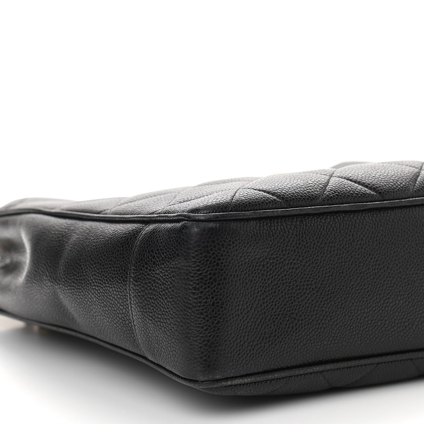 Caviar Quilted CC Shoulder Bag Black