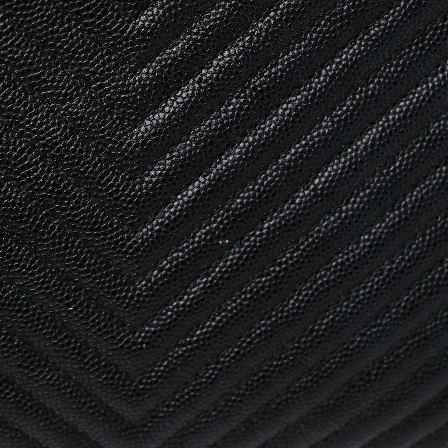 Caviar Chevron Quilted Small Zipped Boy Pouch Black