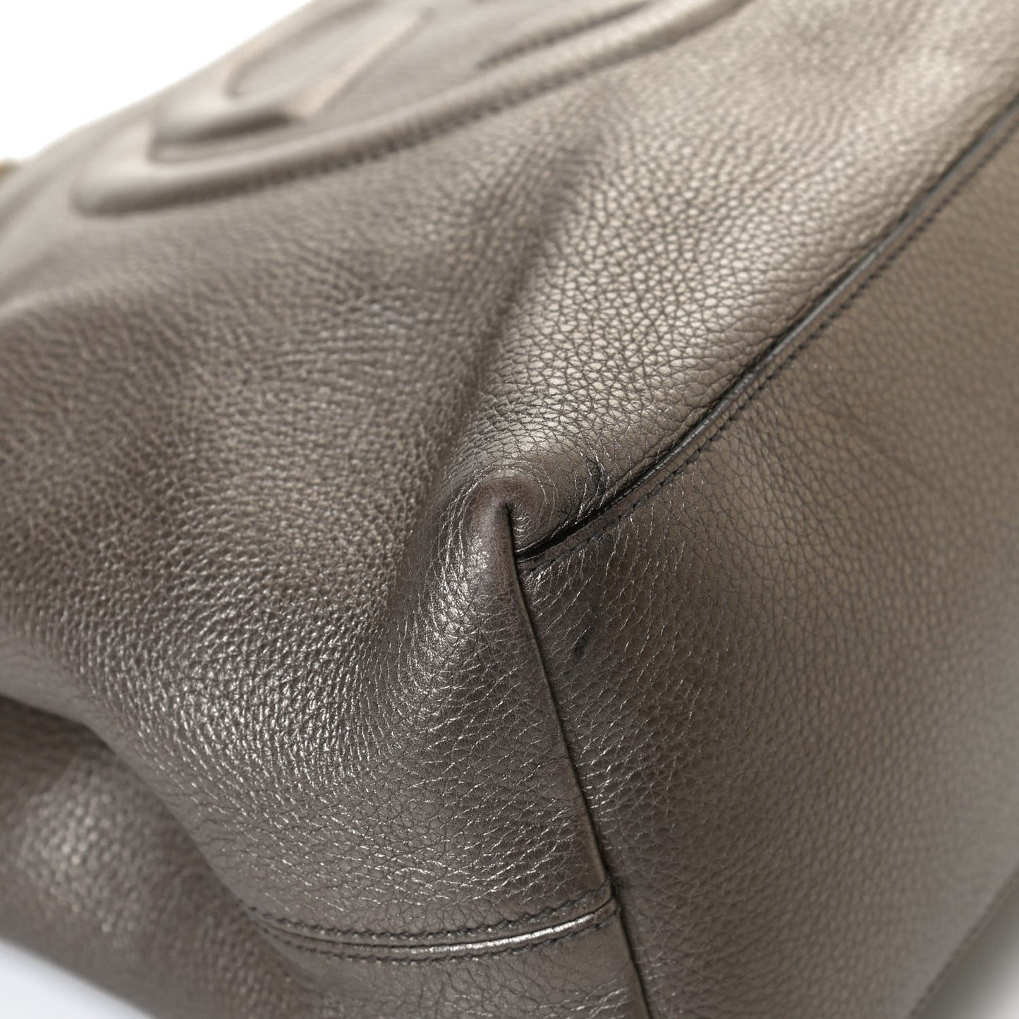 Metallic Pebbled Calfskin Medium Soho Chain Shoulder Bag Golden Beige
