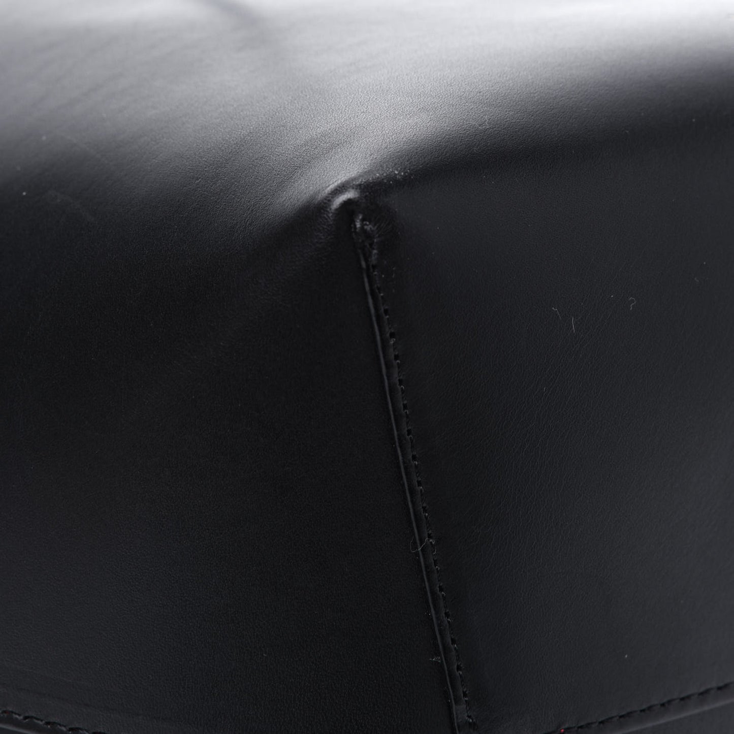 Vegetable Tanned Calfskin Bucket Bag Black Flamma