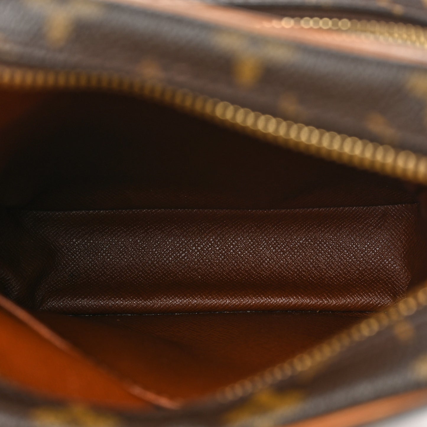 Monogram Amazone