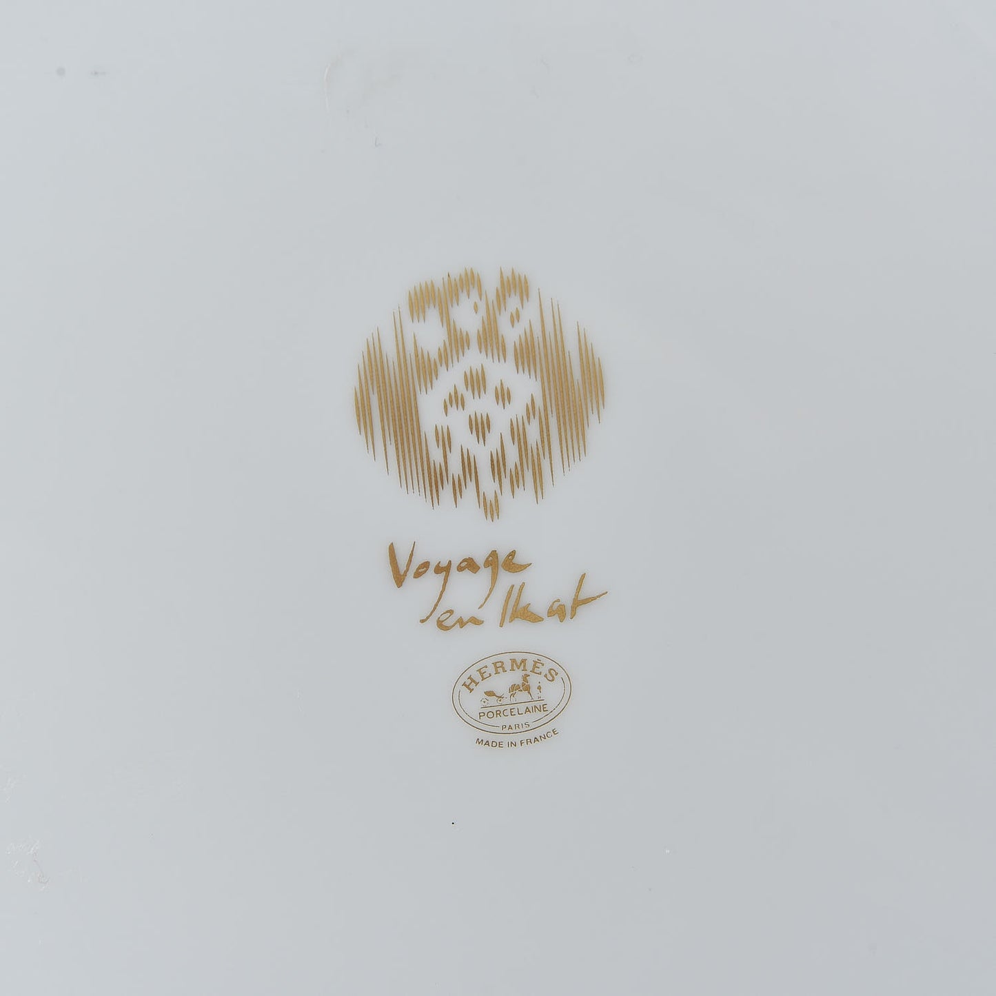 Porcelain Voyage en Ikat Presentation Plate Ruby