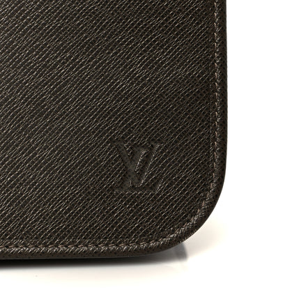 Louis Vuitton Taiga Andrei Messenger Bag Grizzli 8 of 11