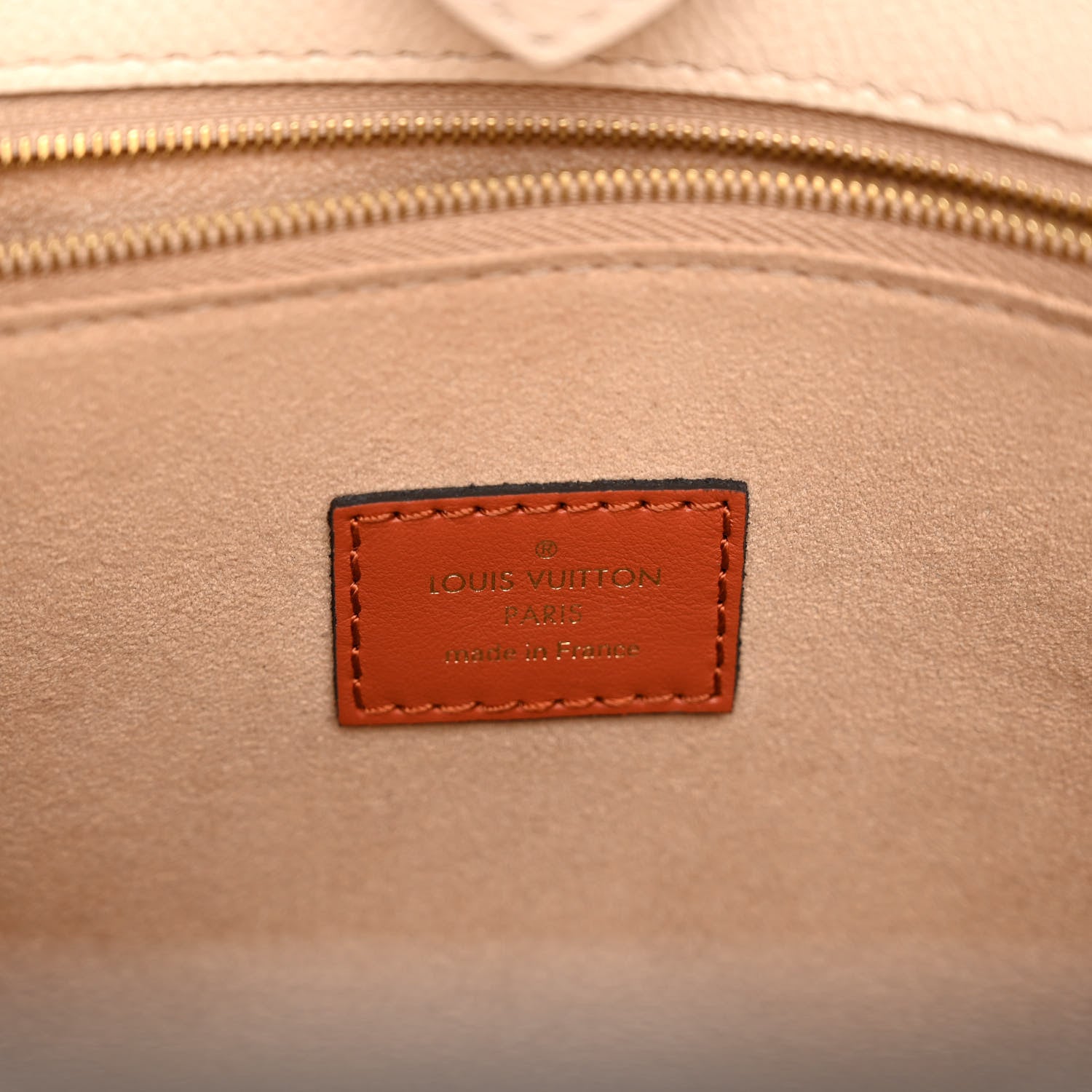 Louis Vuitton Calfskin Monogram Tufting On My Side Galet 6 of 9