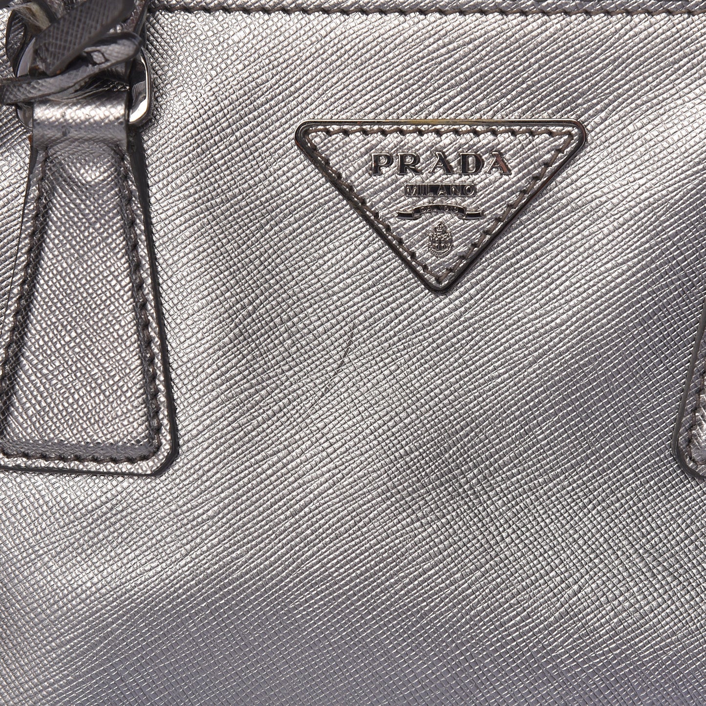 Metallic Saffiano Small Galleria Double Zip Tote Cromo