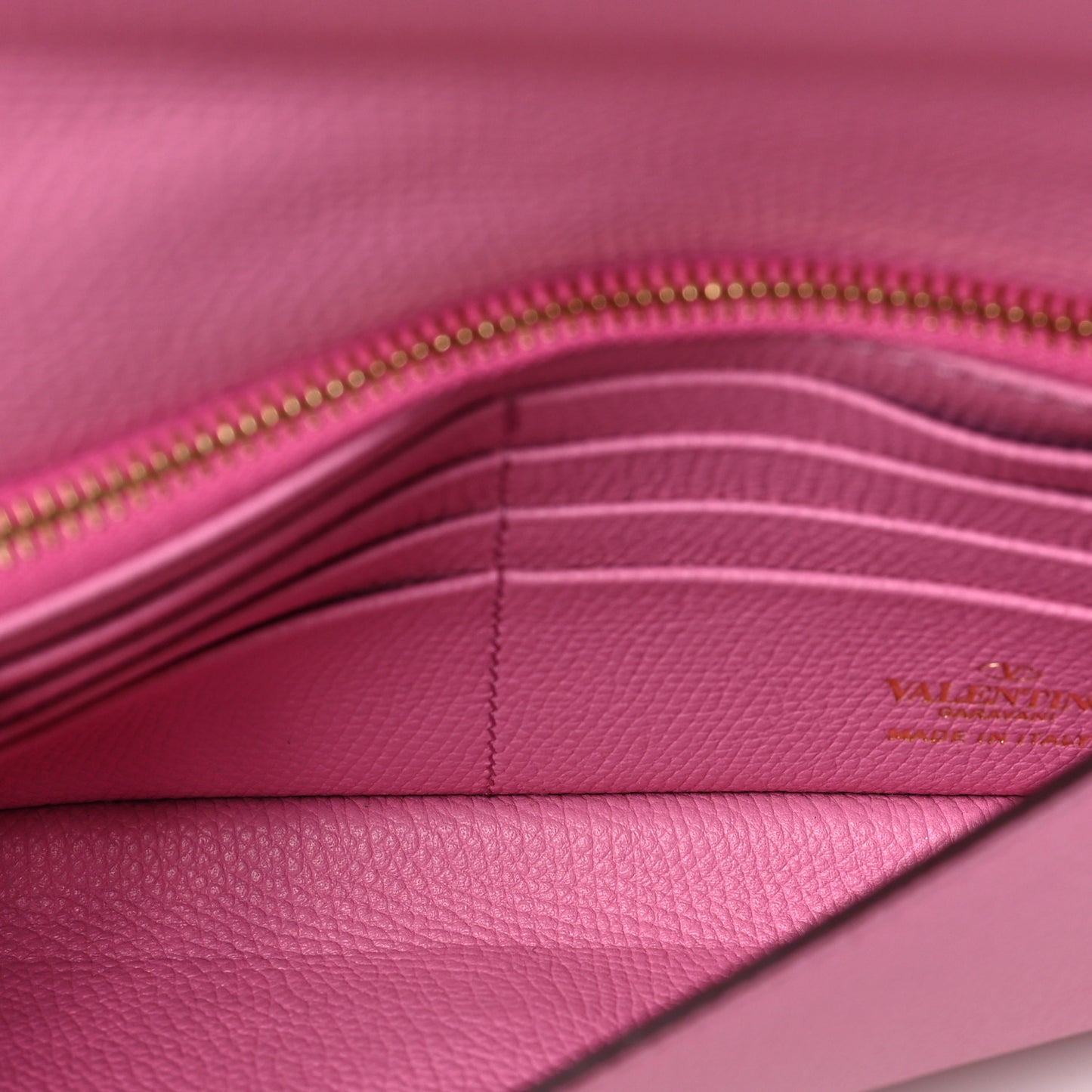 Grainy Calfskin VLogo Top Handle Wallet With Chain Feminine Pink