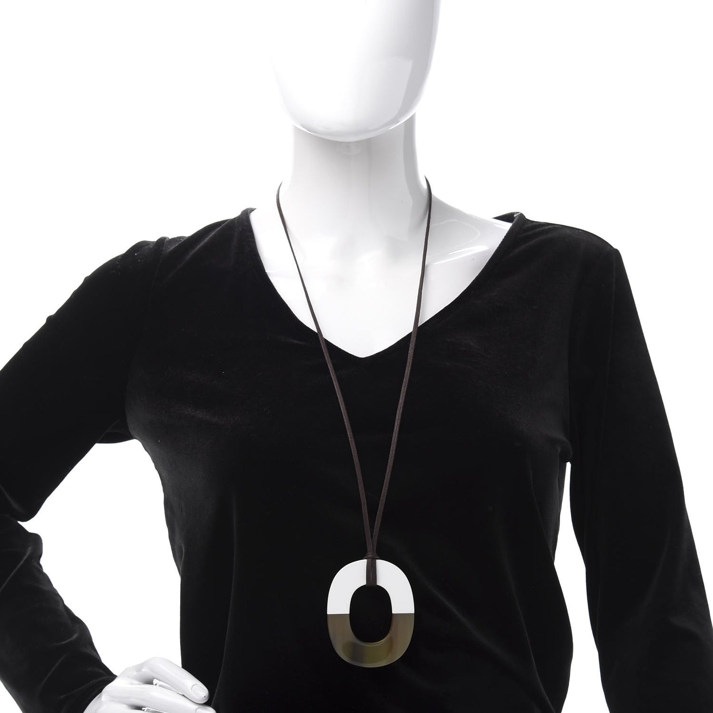 Buffalo Horn Isthme Pendant Necklace