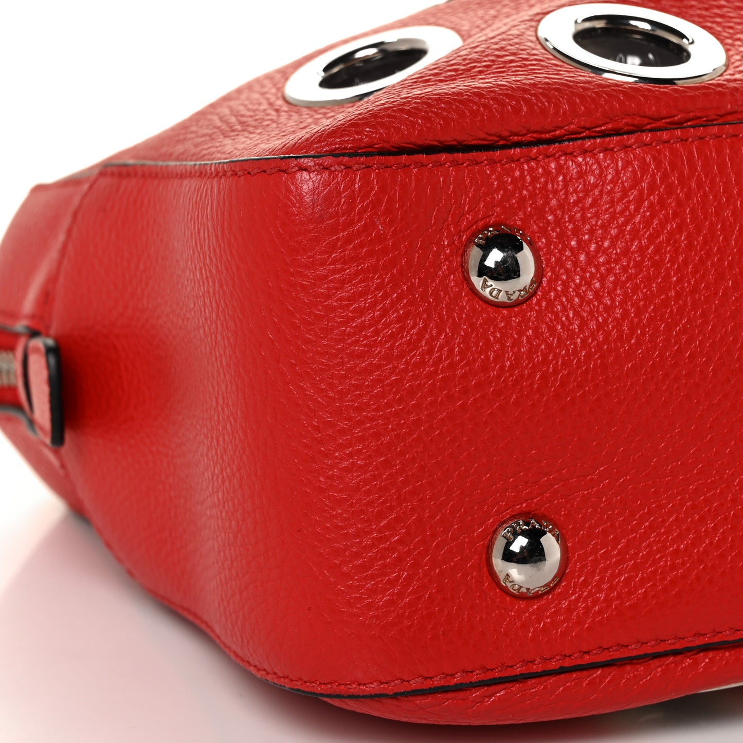 Vitello Daino Grommet Chain Satchel Bag Lacca