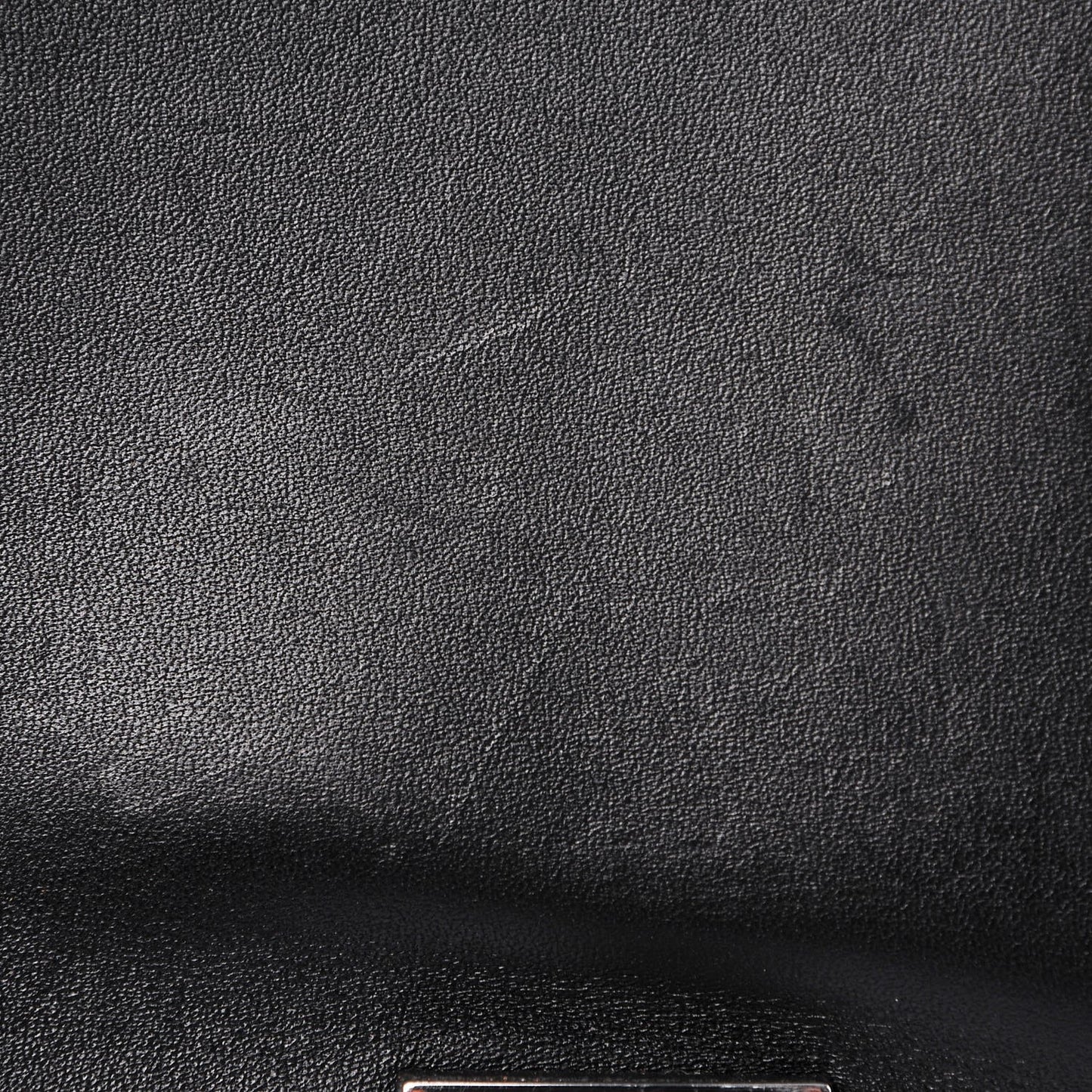 Reverse Monogram Chantilly Lock Black