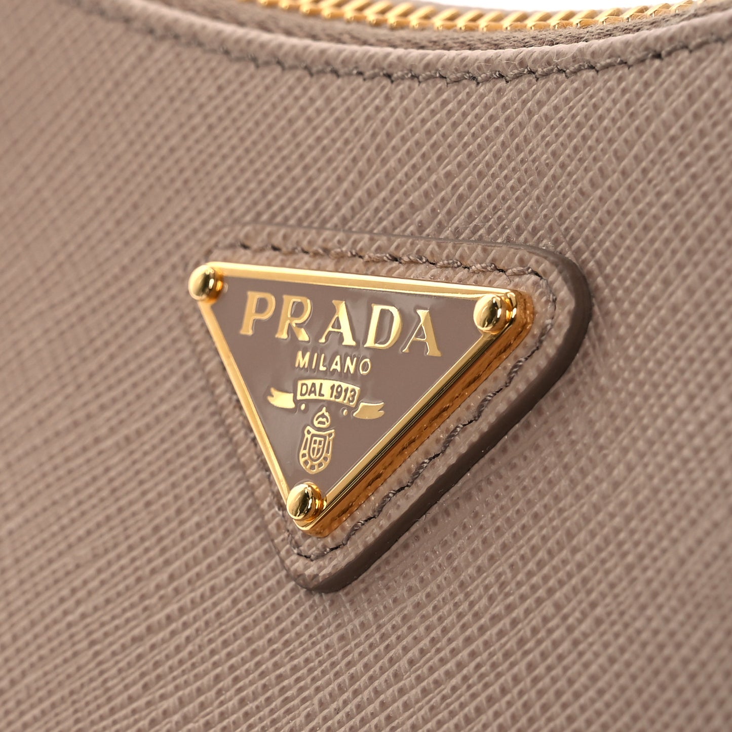 Saffiano Lux Re-Edition 2005 Shoulder Bag Cammeo