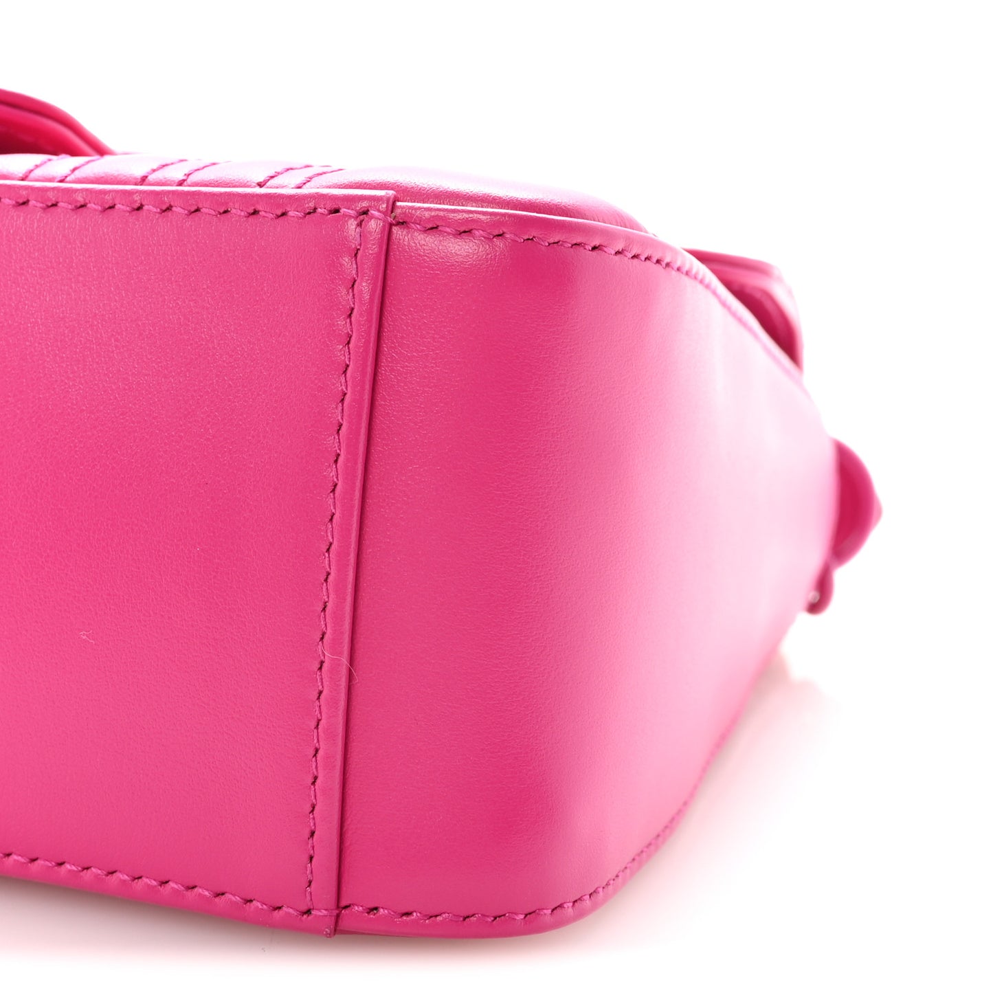 Calfskin Matelasse Monochrome Mini GG Marmont Top Handle Shoulder Bag Classic Fuxia