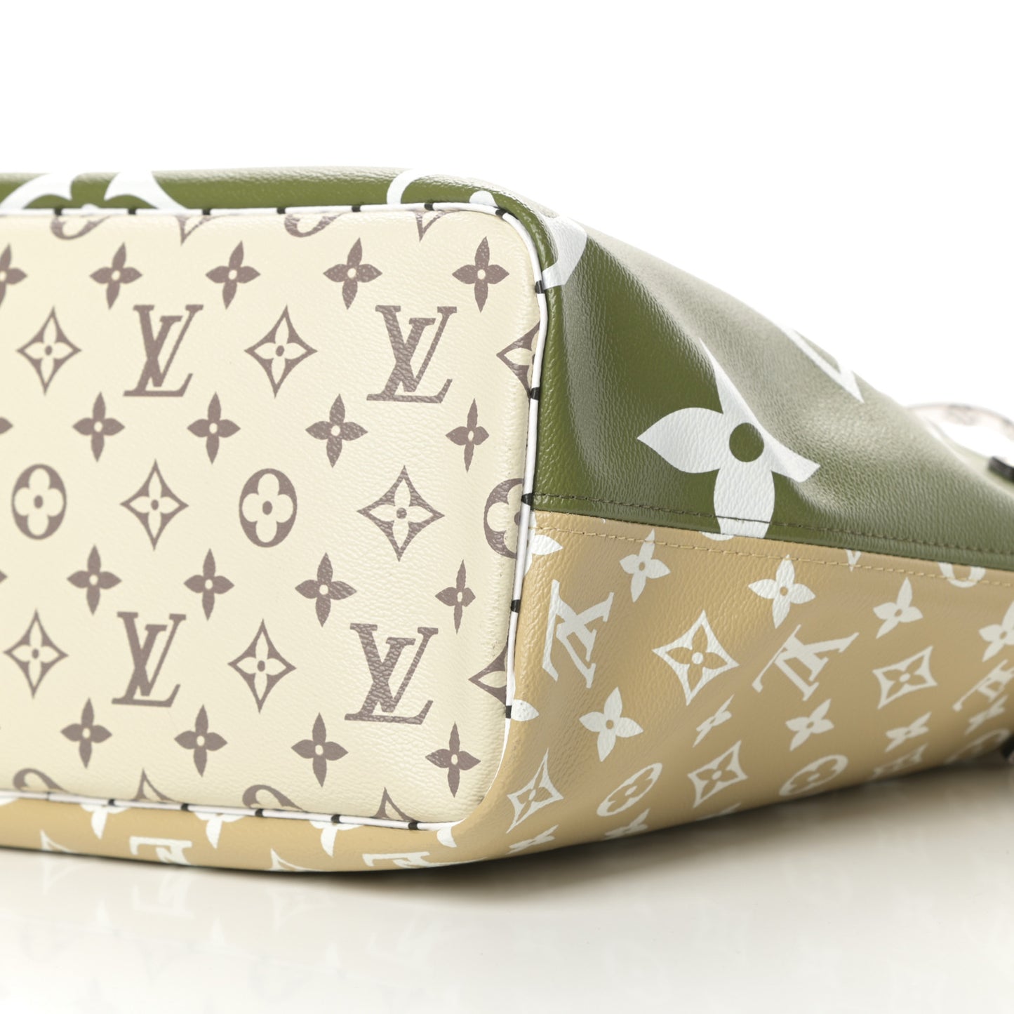 Monogram Giant Neverfull MM Kaki