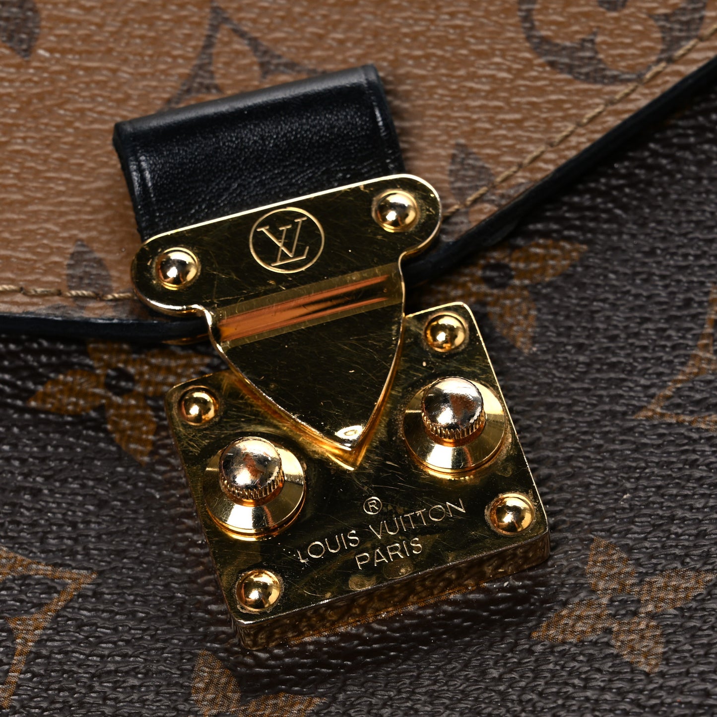 Reverse Monogram Pochette Metis