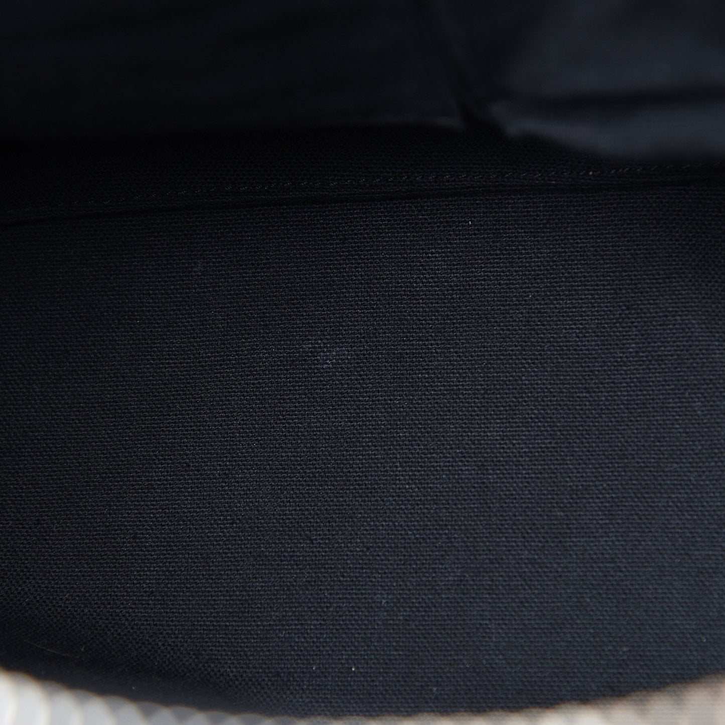 Sugar Goatskin Medium Antigona Black