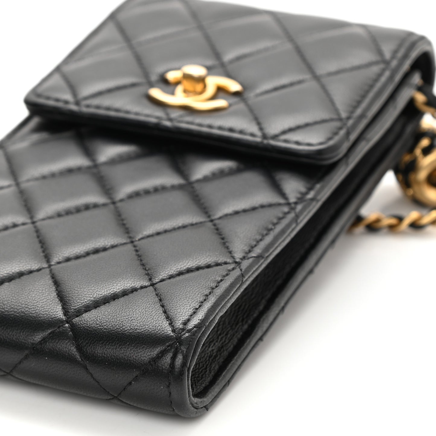 Lambskin Quilted Pearl Crush Phone Holder With Chain Black