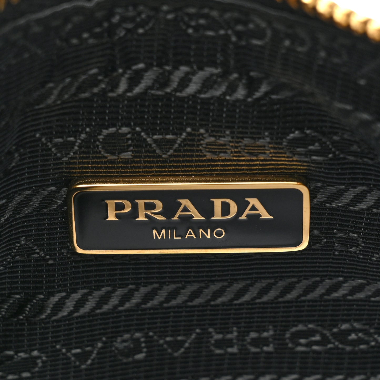 Saffiano Lux Re-Edition 2005 Shoulder Bag Black