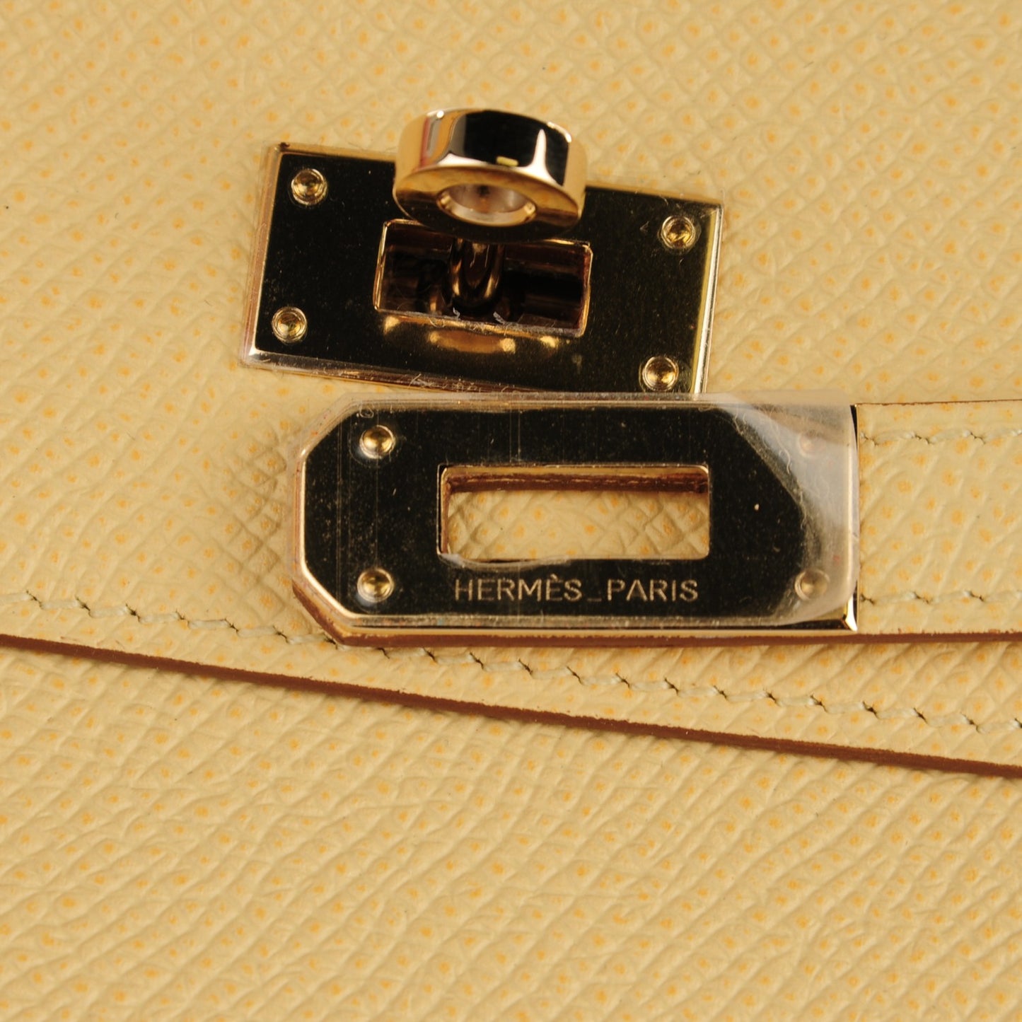 Epsom Kelly Longue Wallet Soufre