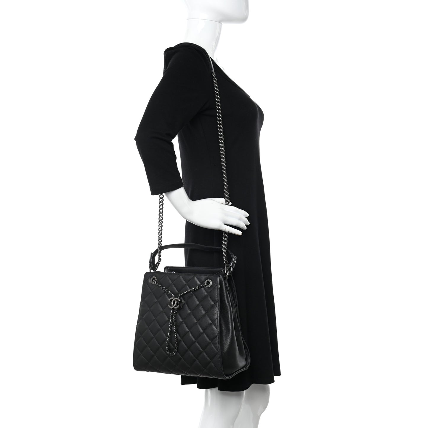Caviar Quilted Medium CC Bucket Bag Black