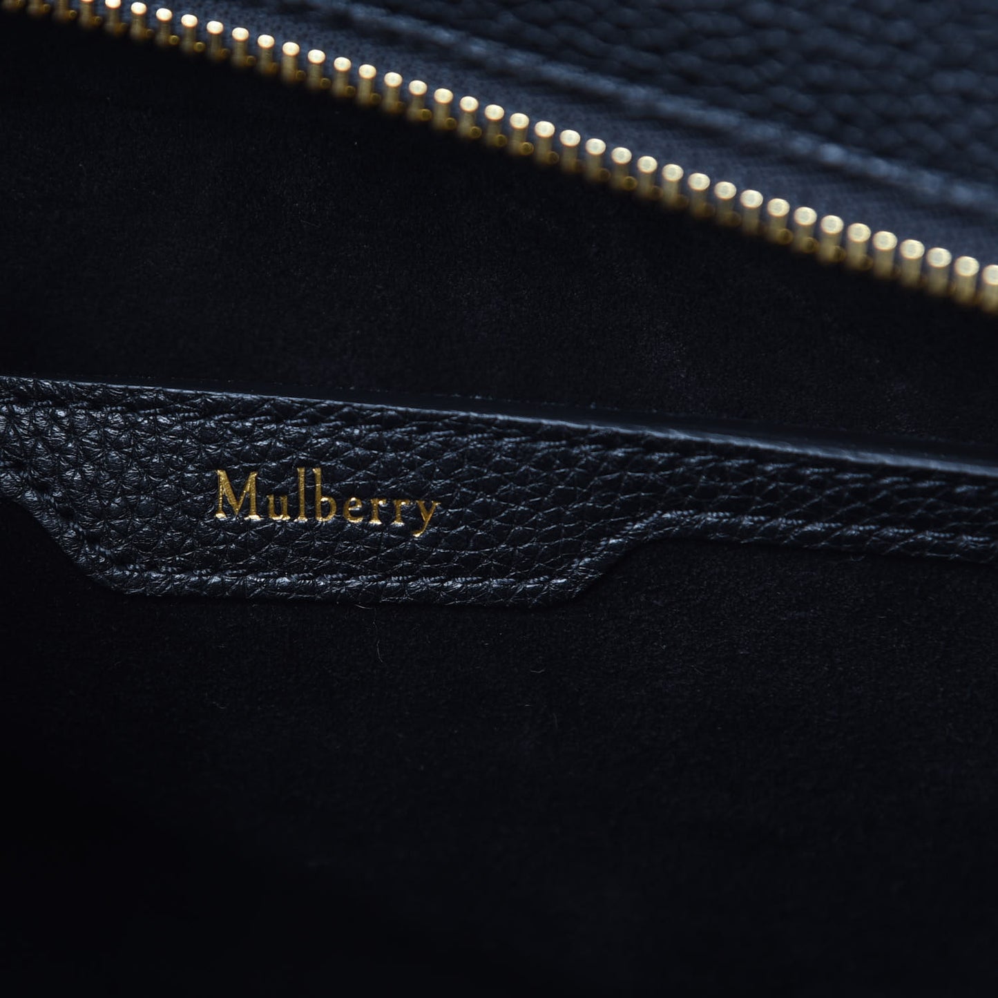 Classic Grain Small Bayswater Zip Tote Black