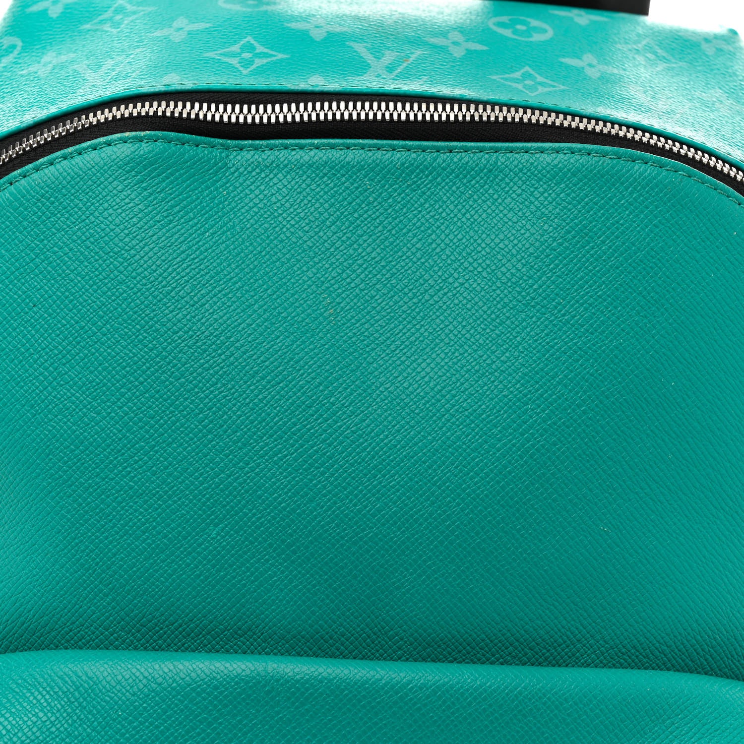 Louis Vuitton Taiga Monogram Discovery Backpack PM Vert 7 of 16