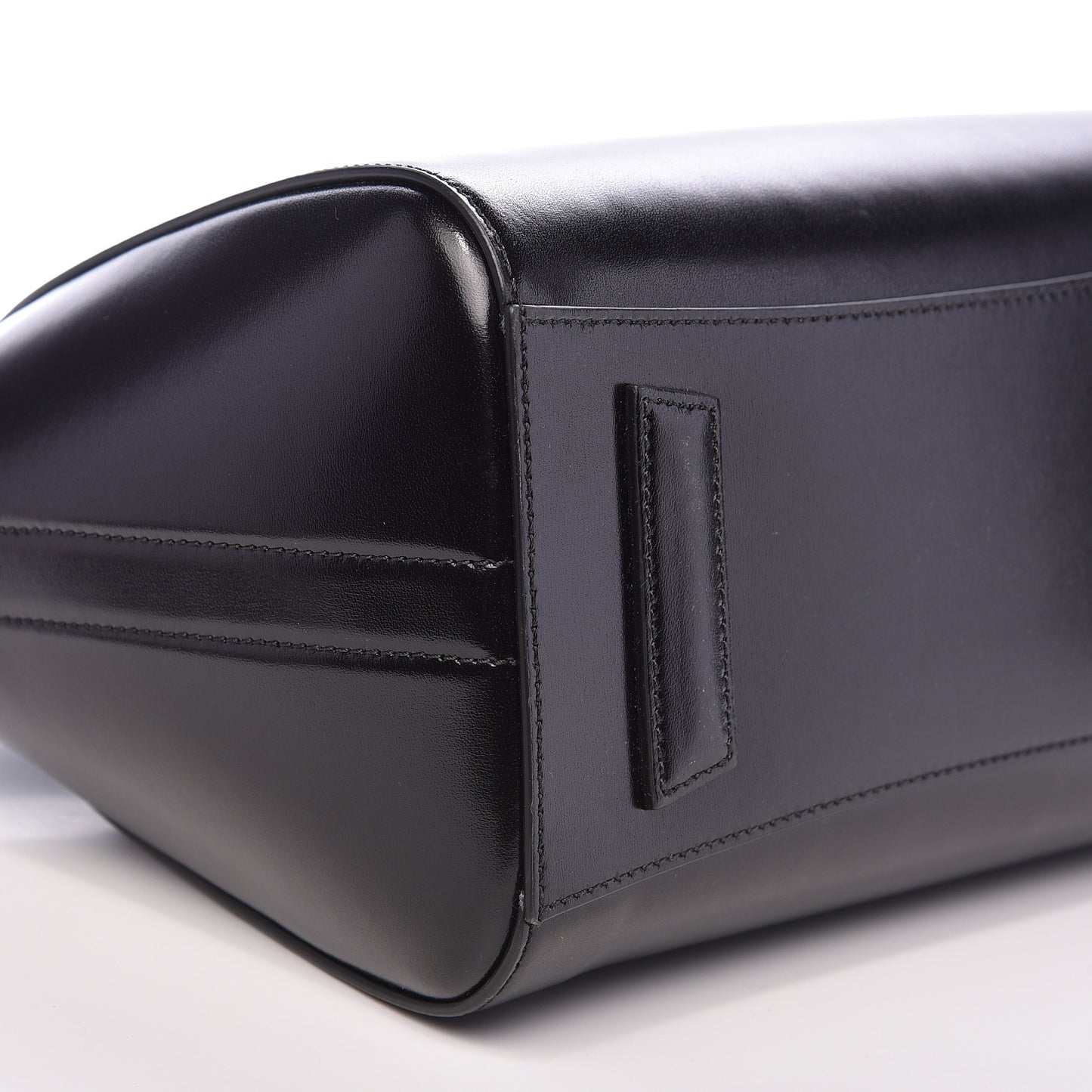 Shiny Lord Calfskin Small Antigona Black
