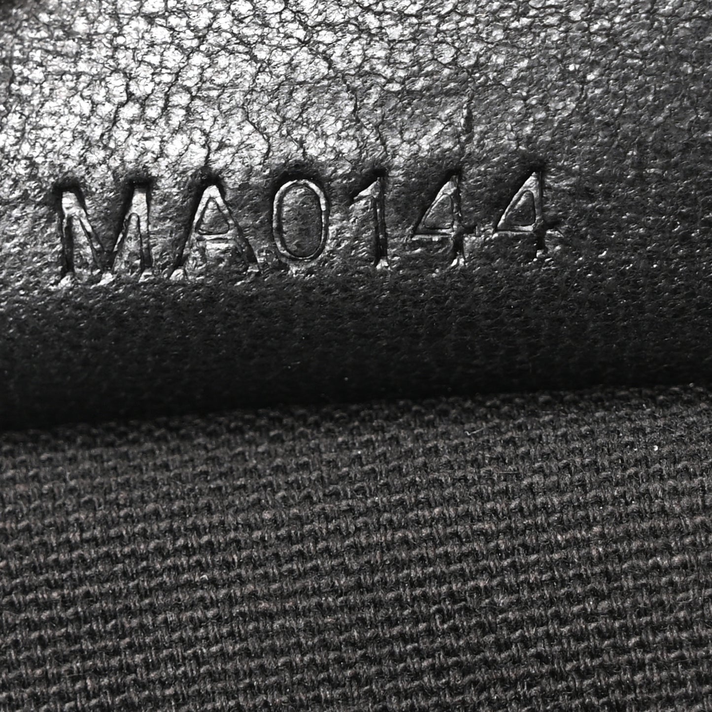 Lambskin Medium Nightingale Black