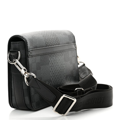 Louis Vuitton Damier Graphite 3D Studio Messenger 3 of 9