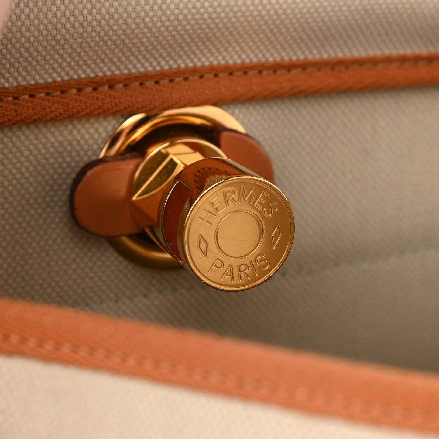 Vache Hunter Toile Herbag Zip 31 PM Trench Gold