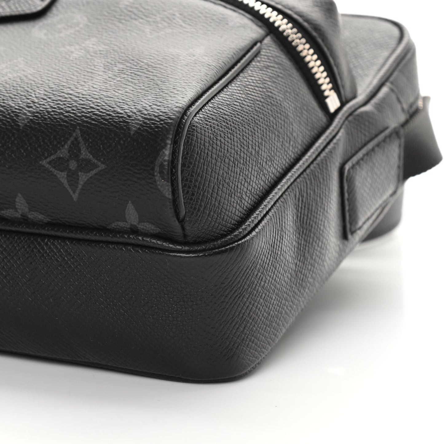 Taiga Monogram Eclipse Outdoor Messenger Black