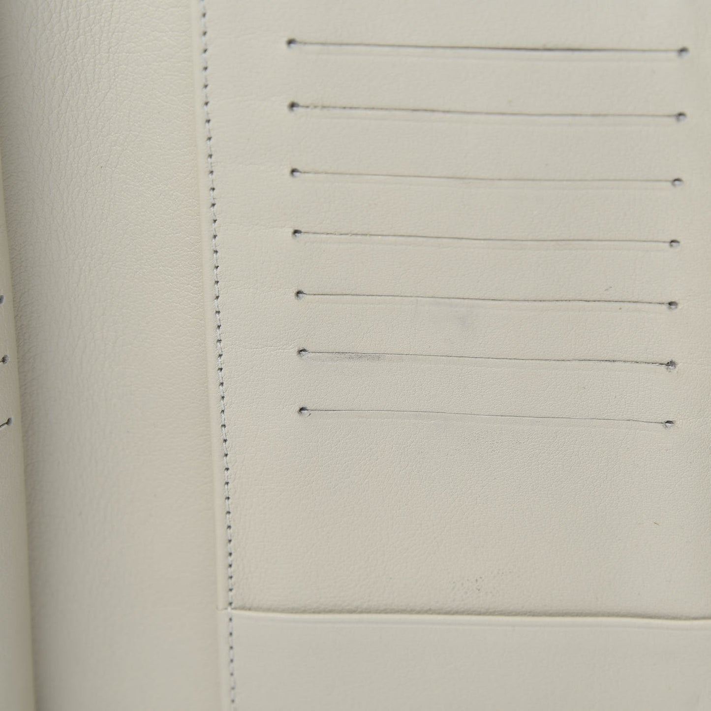 Mahina Amelia Wallet White