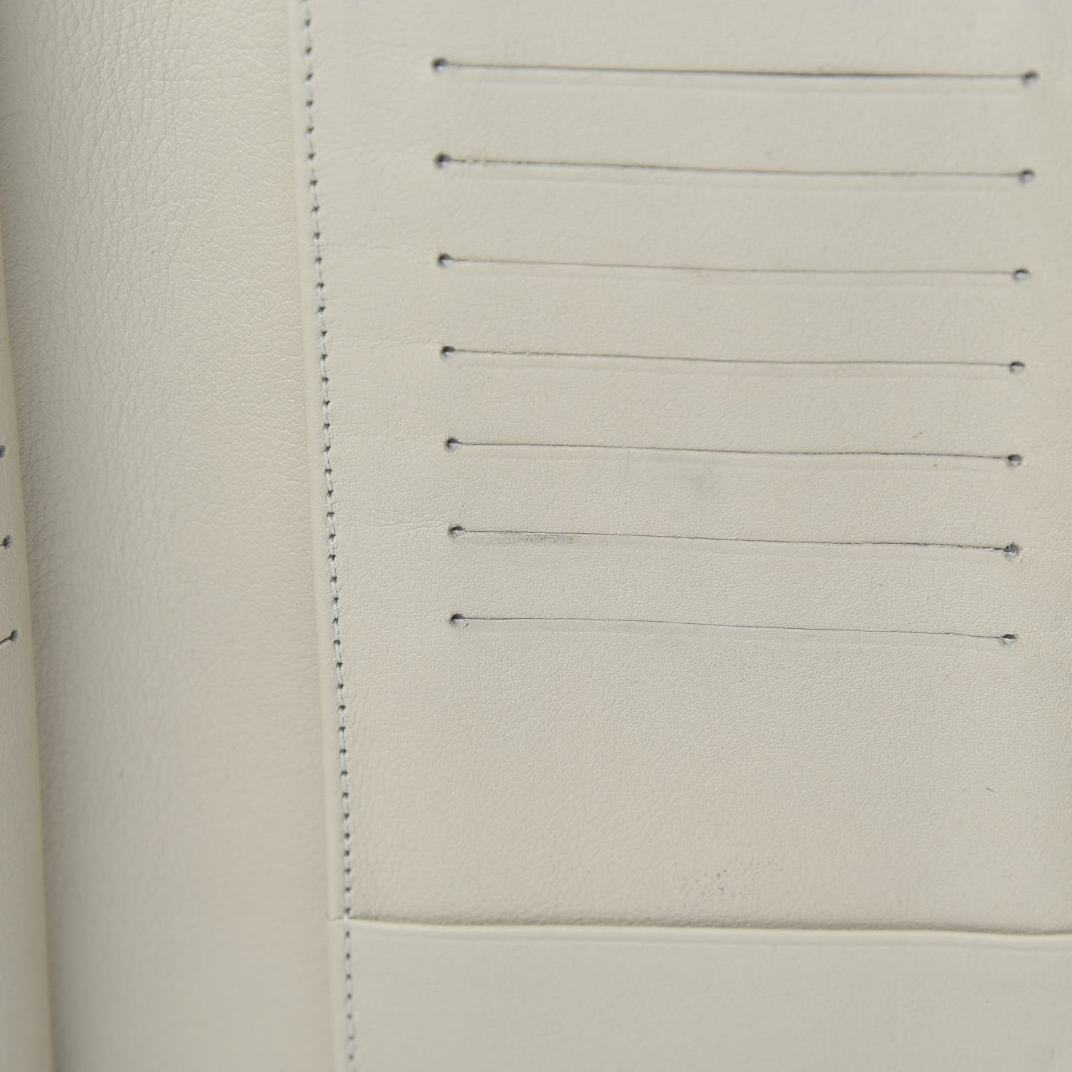 Louis Vuitton Mahina Amelia Wallet White 8 of 10