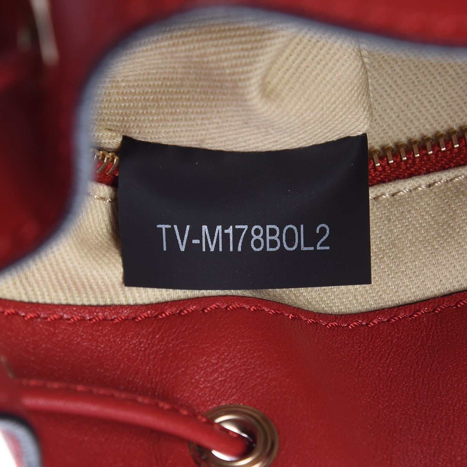 Valentino Garavani Vitello Rockstud Bucket Bag Rosso Valentino 7 of 8