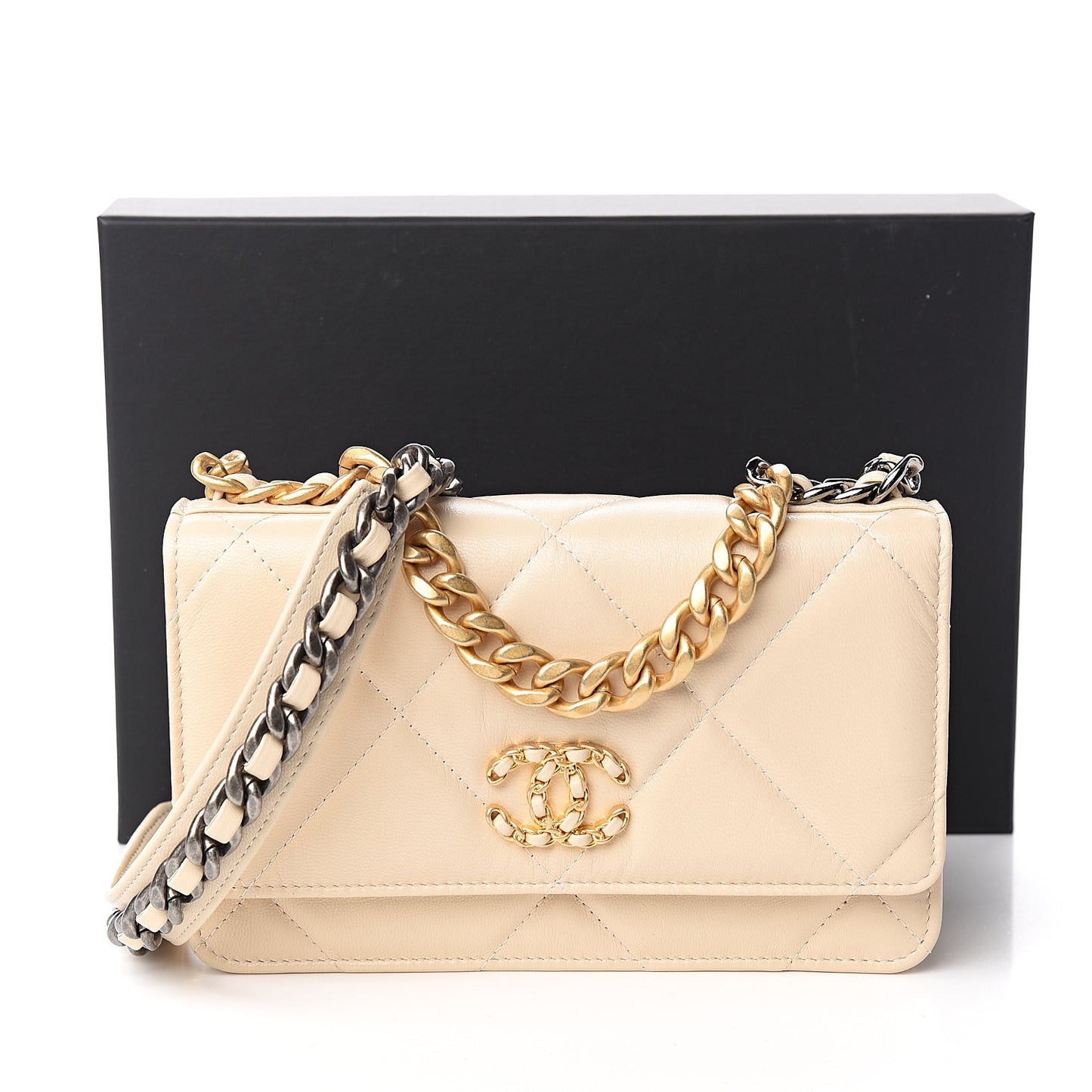 Goatskin Quilted 19 Wallet On Chain WOC Beige