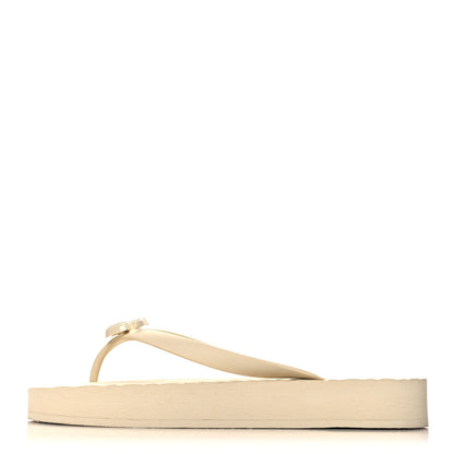 Gucci Rubber Chevron Womens GG Thong Sandals 41 Mystic White 1 of 9