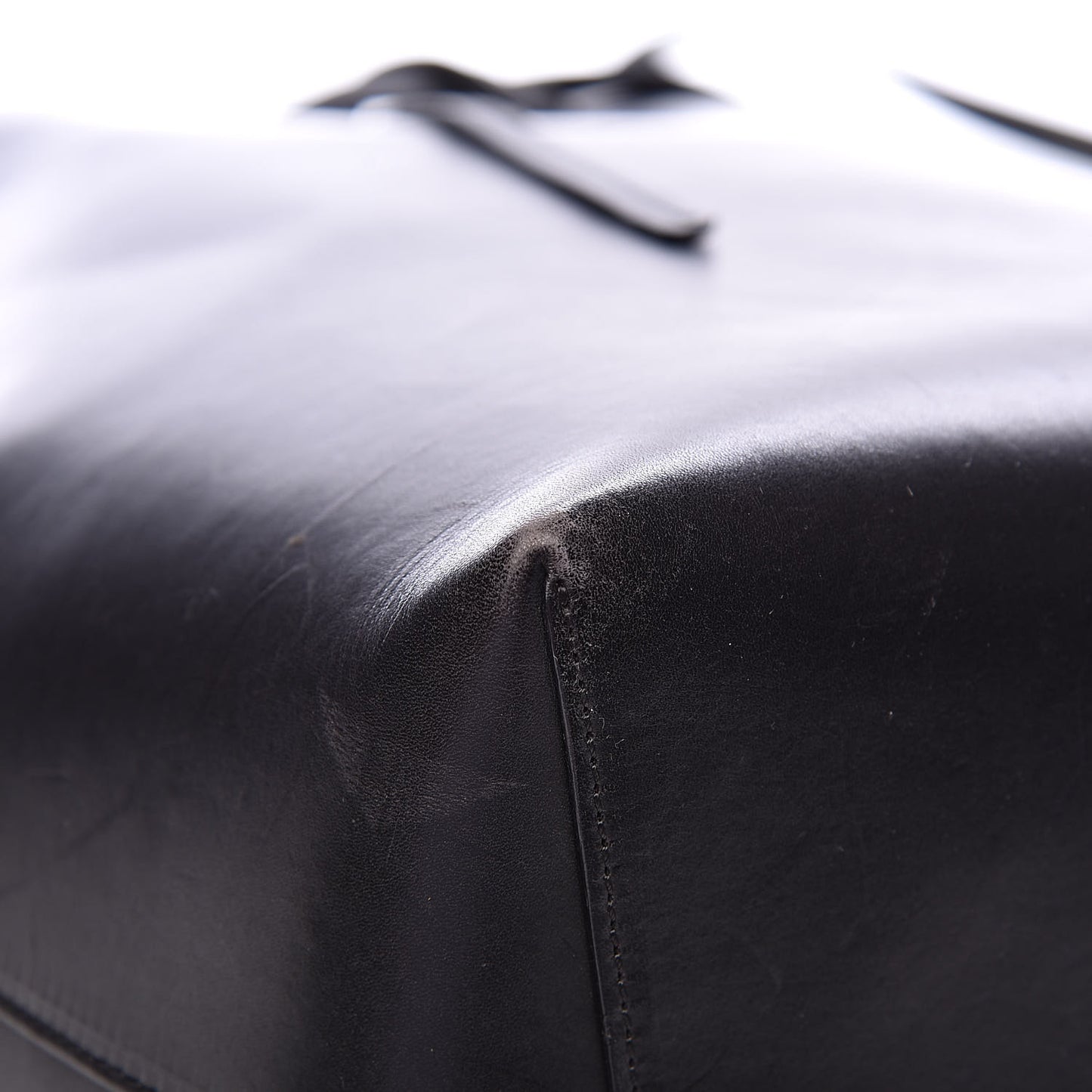 Vegetable Tanned Calfskin Bucket Bag Black Flamma